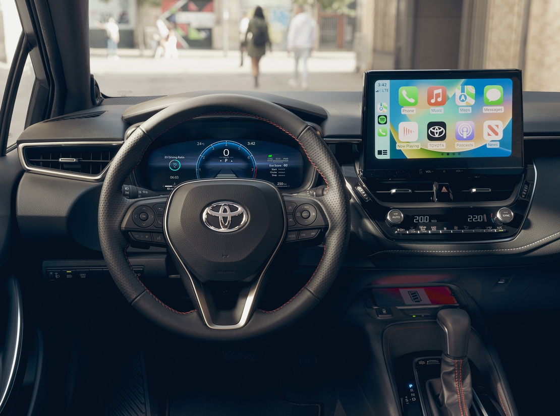 toyota-corolla-touring-sports-interieur-dashboard-stuur-toerenteller-navigatie.jpg