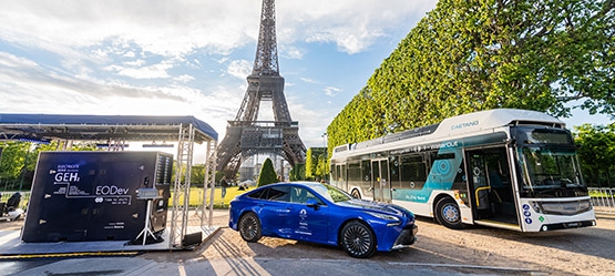 03-Toyotas-Fuel-Cell-technologie-zet-Eiffeltoren-duurzaam-in-het-licht-s1-555.jpg