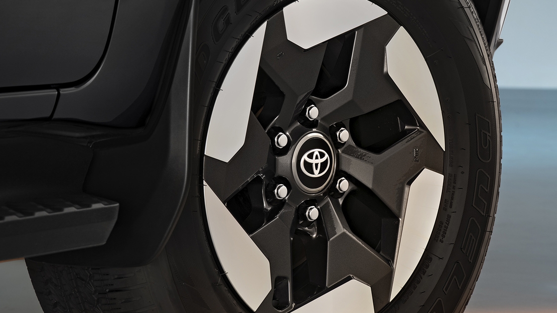 TOYOTA-Hilux-BEV-2026-detail-wiel